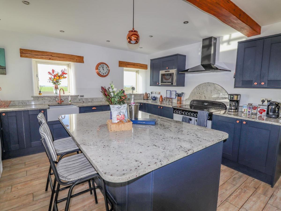 Pastures Barn Villa Лийк Екстериор снимка